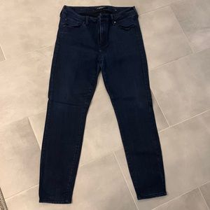 EUC Liverpool dark wash skinny jeans
